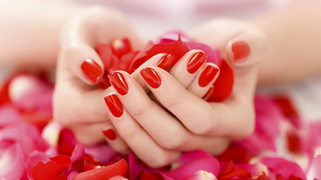 1280x720-10970-hand-petals-rose-manicure-mood-0323